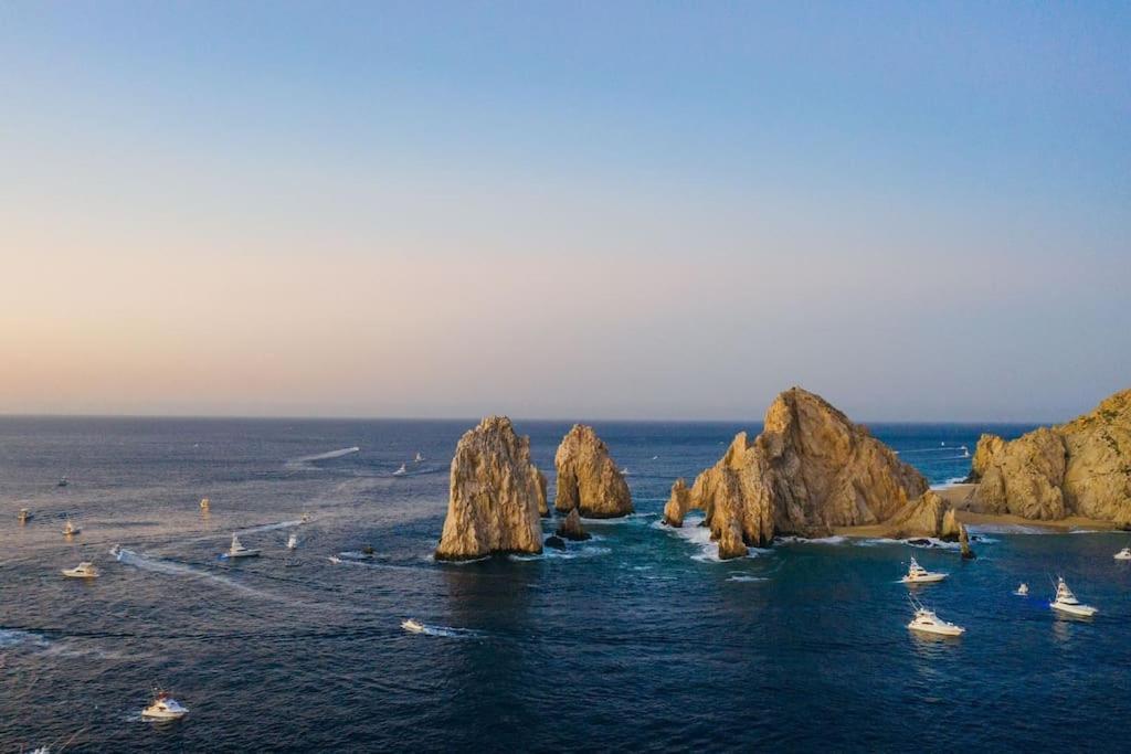 Vacay Condo Walk To The Beach Restaurants & Clubs Cabo San Lucas Kültér fotó