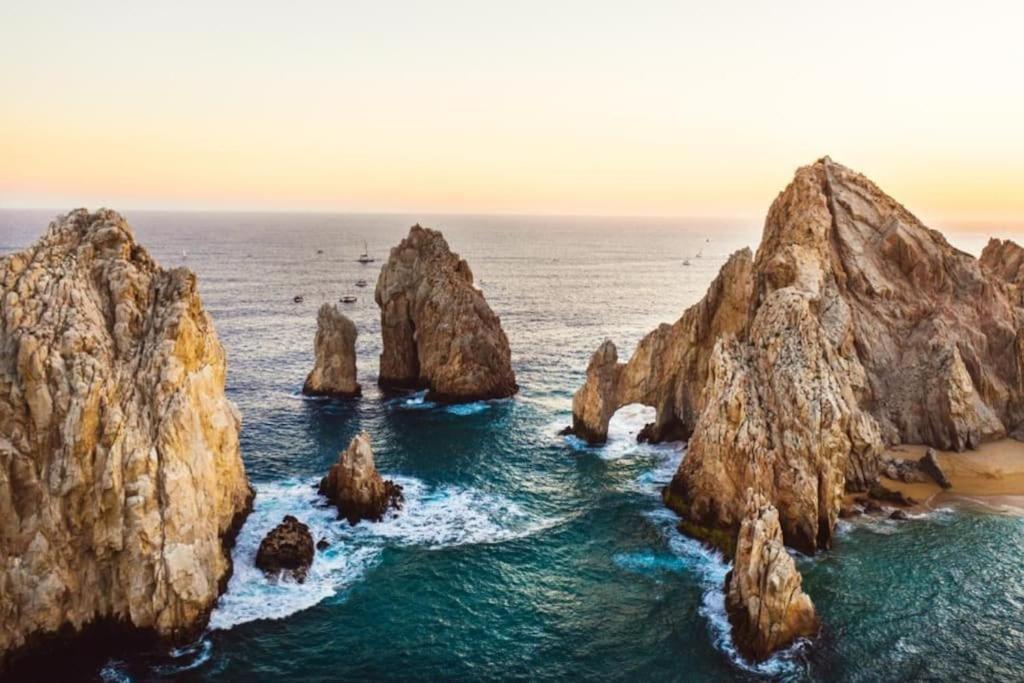 Vacay Condo Walk To The Beach Restaurants & Clubs Cabo San Lucas Kültér fotó