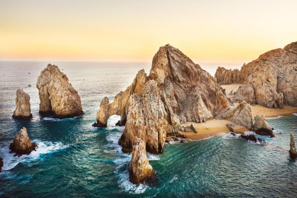 Vacay Condo Walk To The Beach Restaurants & Clubs Cabo San Lucas Kültér fotó